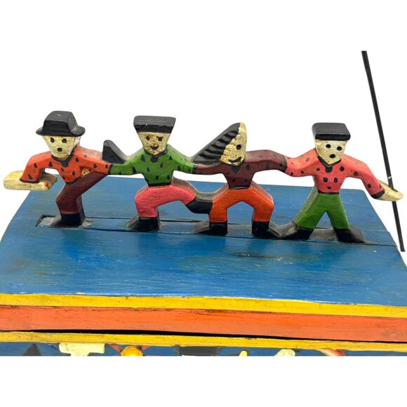 Vintage Handmade Wood carved Box with Dancing Figures Chupak Folk Art 1996 - Picture 7 of 16